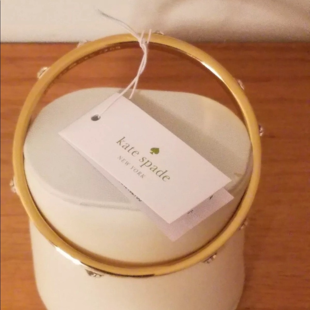 Kate Spade Spot the Spade Gold Bangle Bracelet - Picture 4 of 8
